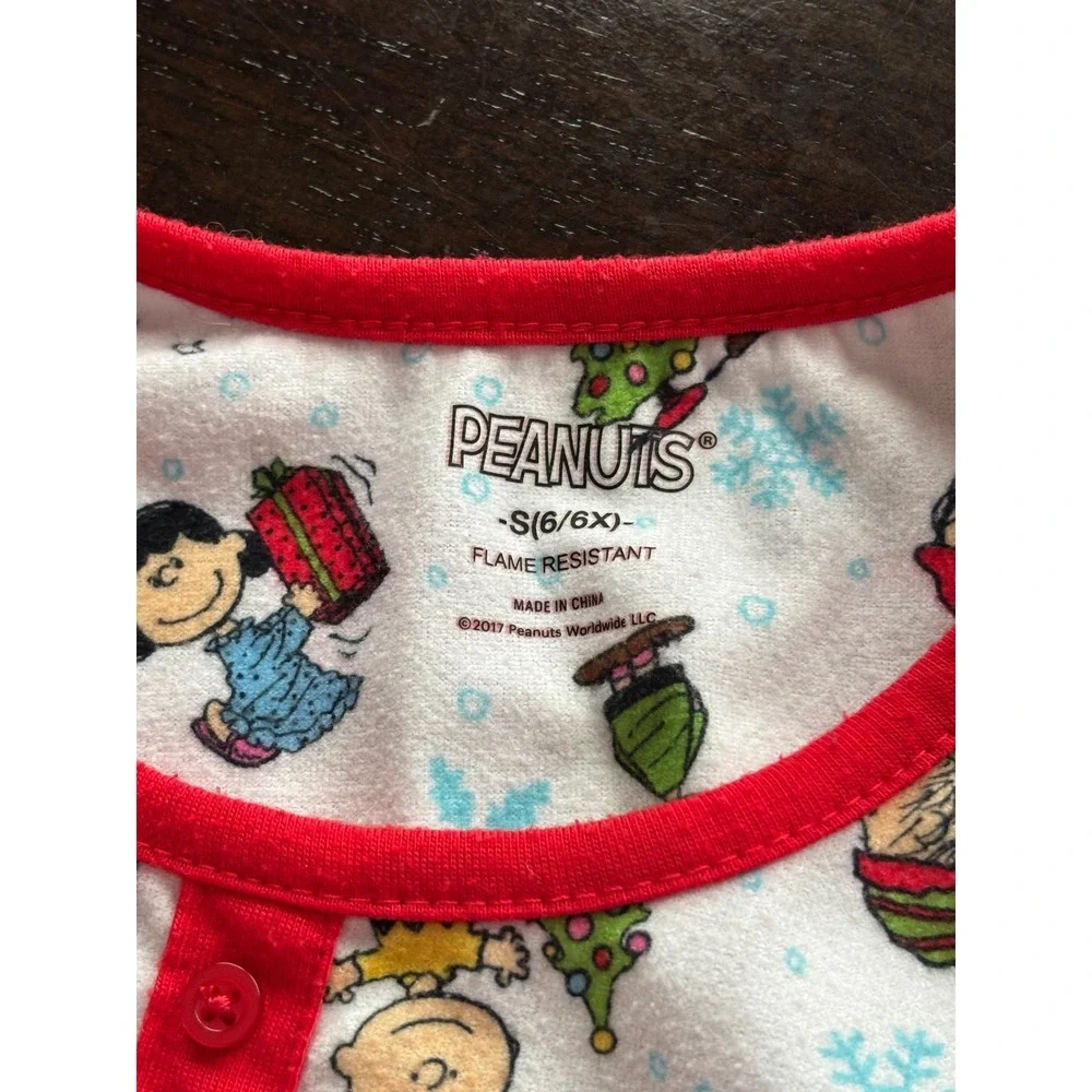 Peanuts Snoopy Charlie Brown Christmas Fleece Nightgown Girls Size 6/6X Holiday